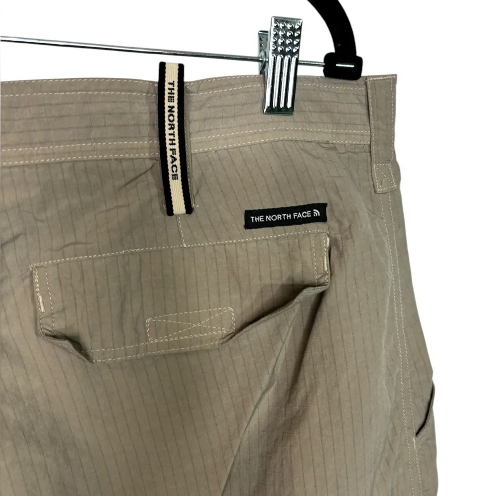 Men’s The North Face Convertible Rip Stop Cargo Pant Size 40